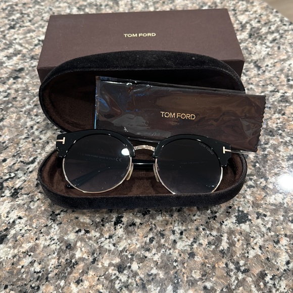 Tom Ford Sunglasses - Picture 5 of 5